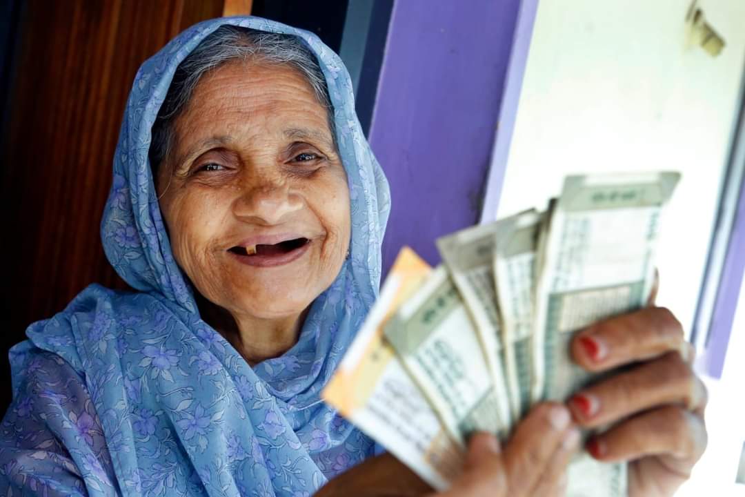 രണ്ട് മാസത്തെ ക്ഷേമ പെന്ഷന് ഒരുമിച്ച്; ഓണം ആഘോഷിക്കാന് "3200" കൈയില് കിട്ടും - Keralam - Malayalam News