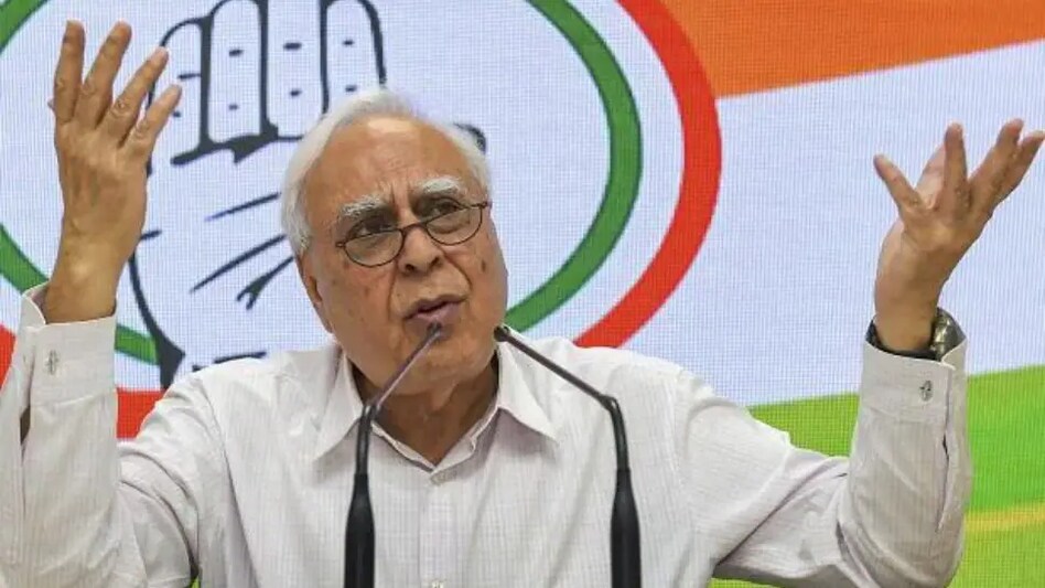 Kapil Sibal dumps Congress, seeks Rajya Sabha entry via SP support Kapil Sibal dumps Congress, seeks Rajya Sabha entry via SP support