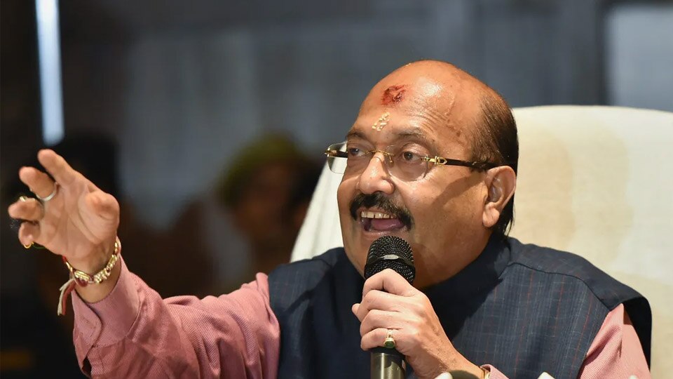 Rajya Sabha MP Amar Singh passes away at 64