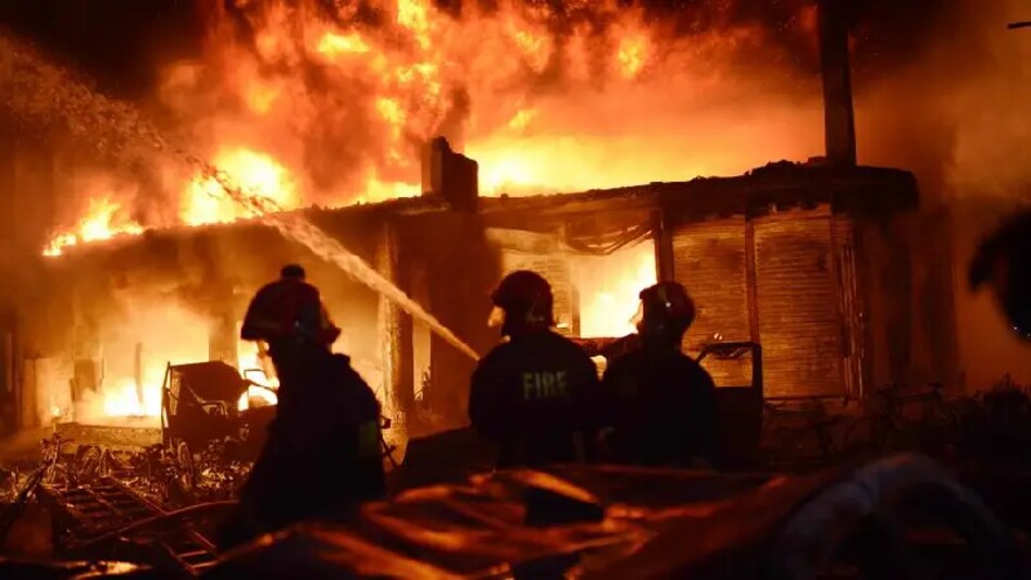 Massive fire broke out in Bangladesh container depot, 35 killed, over 450 injured Massive fire broke out in Bangladesh container depot, 35 killed, over 450 injured
