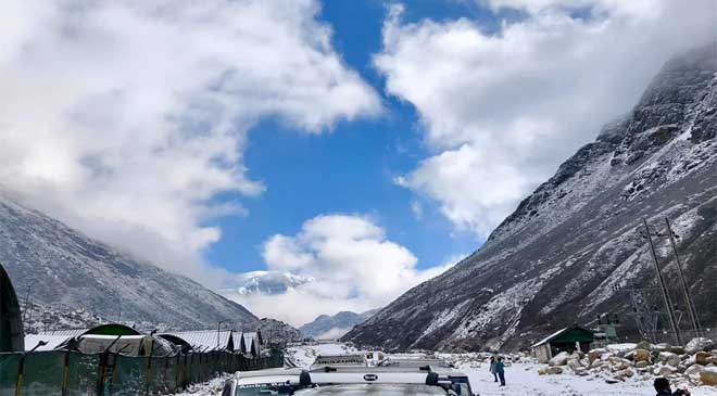 Sikkim Witnesses 'First Snowfall' of the Season sikkim witnesses
