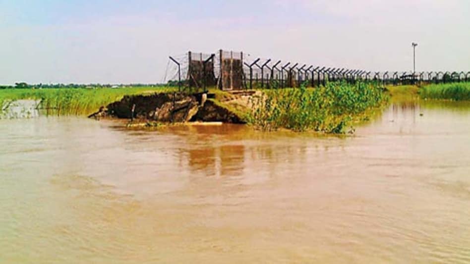 SMART FENCE ON BANGLADESH BORDER