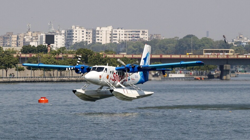 seaplane