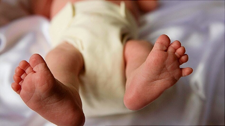 Nurse accused for chopping off two-week-old baby's thumb Nurse accused for chopping off two-week-old baby's thumb