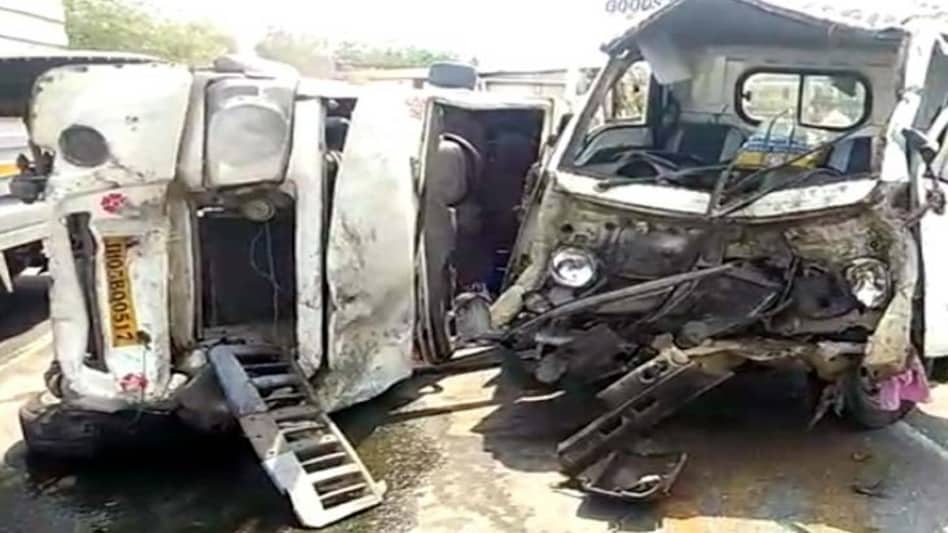 Assam: 2 Dead and 5 Injured In Kaliabor, Head-On Collision between Tempo and Tata Magic Assam: 2 Dead and 5 Injured In Kaliabor, Head-On Collision between Tempo and Tata Magic