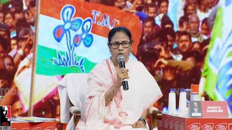 Rebel Sena MLAs camping in Assam were provided money and ‘other things’ by BJP government: Mamata Banerjee
