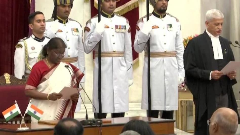 Justice Uday Umesh Lalit takes oath as The Chief Justice of India 