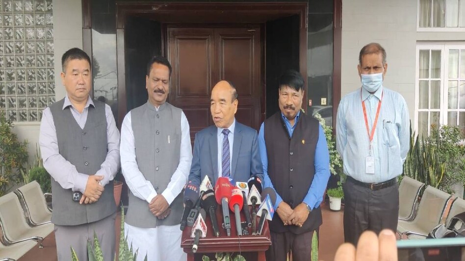 Assam Minister Ashok Singhal (L), Mizoram CM Zoramthanga (C), Assam Minister Atul Bora (R) Assam Minister Ashok Singhal (L), Mizoram CM Zoramthanga (C), Assam Minister Atul Bora (R)