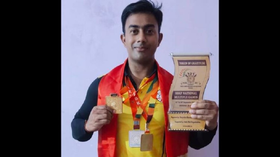  Bhaskarjyoti Dutta clinches gold medal