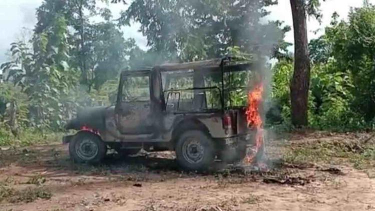 17 injured after an unidentified mob set police vehicle on Fire