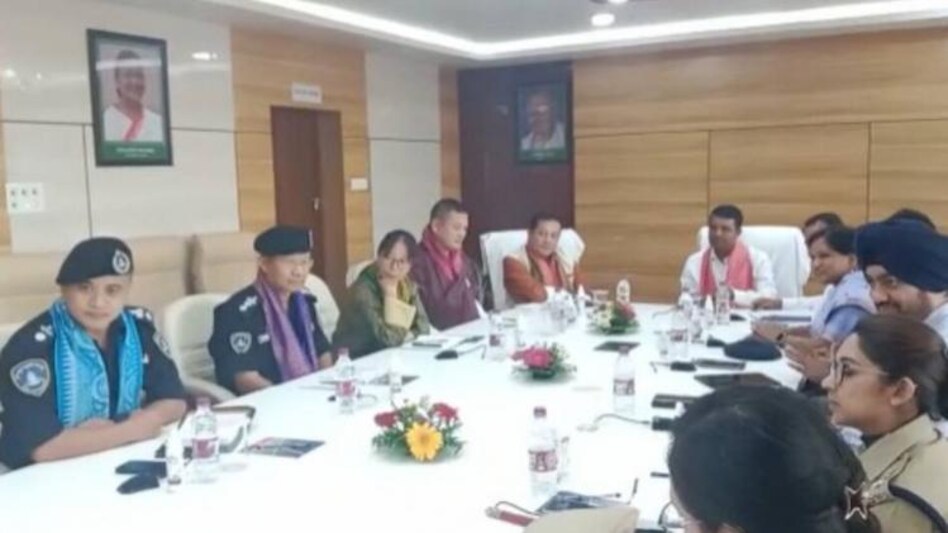Bhutanese Officials Meets BTC (EM) Executive Member Dharm Narayan Das in Kokrajhar Bhutanese Officials Meets BTC (EM) Executive Member Dharm Narayan Das in Kokrajhar