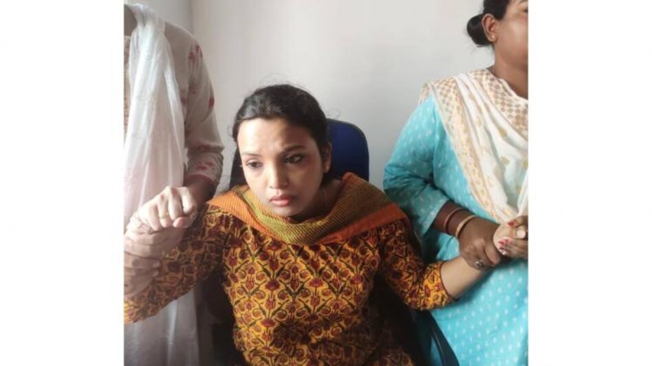 Lady drug inspector arrested on bribery charges in Jorhat Lady drug inspector arrested on bribery charges in Jorhat