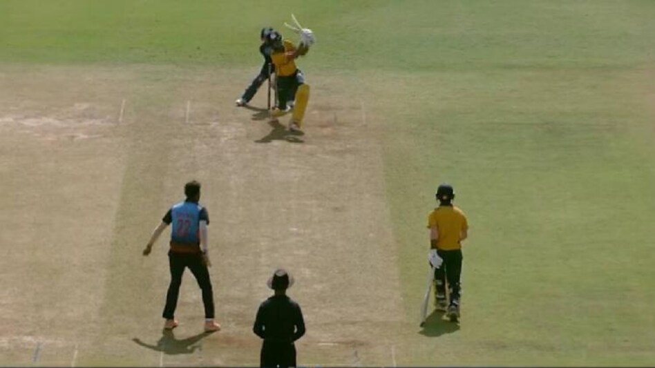 Ruturaj Gaikwad smashed 7 sixes in Vijay Hazare Trophy match Ruturaj Gaikwad smashed 7 sixes in Vijay Hazare Trophy match