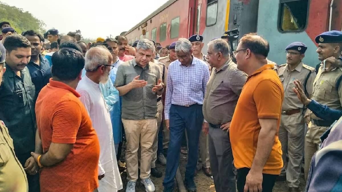 Odisha train crash: Change in electronic interlocking led to triple train crash in Balasore, says rail minister Ashwini Vaishnaw - Odisha train crash: Change in electronic interlocking led to triple train crash