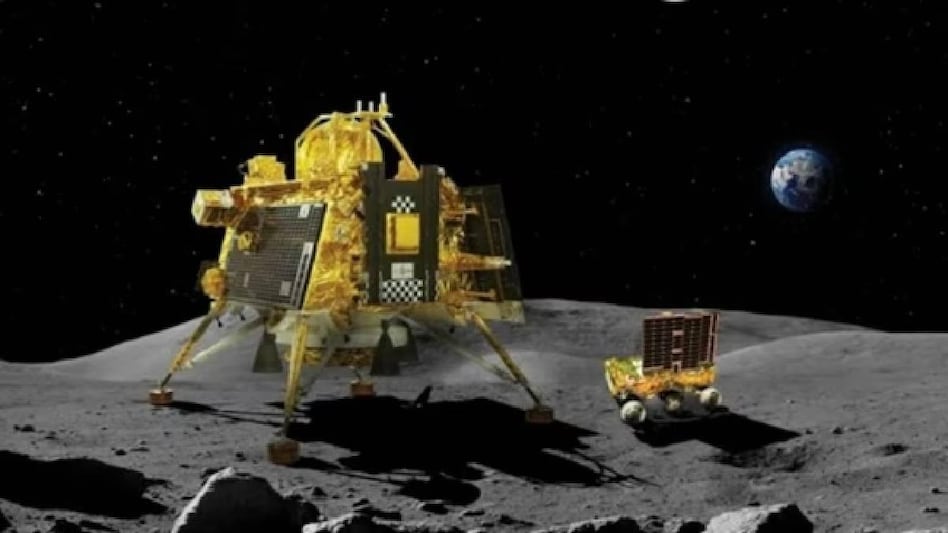 Chandrayaan-3 ready to make soft landing on Moon's south pole चंद्रयान-3