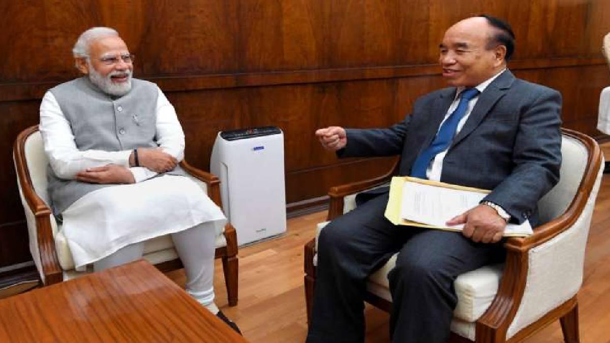 Prime Minister Narendra Modi (L), Mizoram Chief Minister Zoramthanga (R) (File photo)