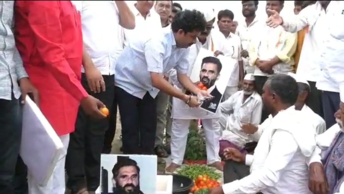 सुनील शेट्टी को टमाटर का भेजा पार्सल