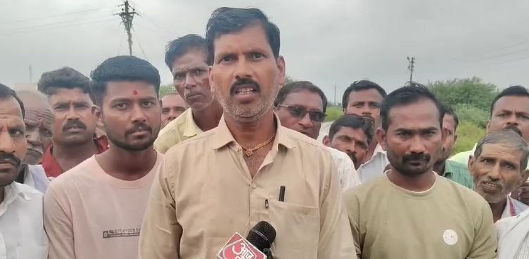 किसानों की नाराज़गी – सरकारी मदद न के बराबर