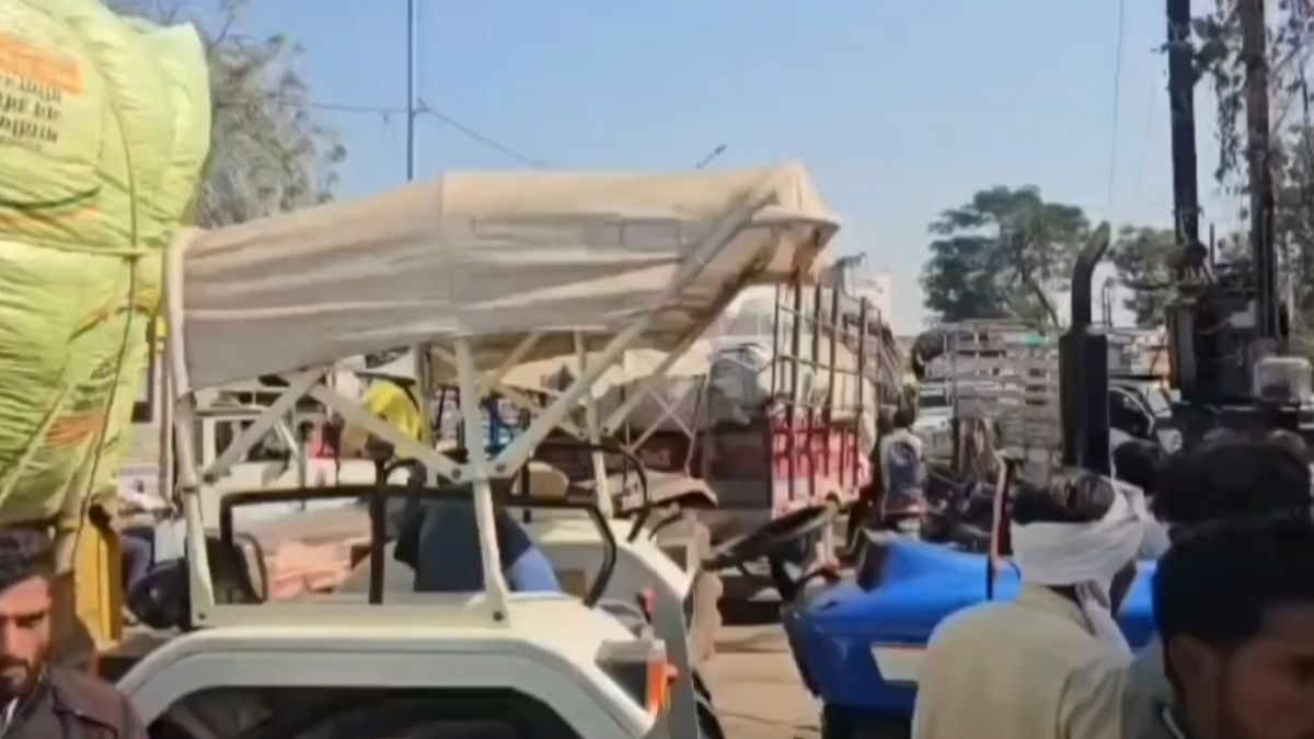 हाईवे पर चक्काजाम