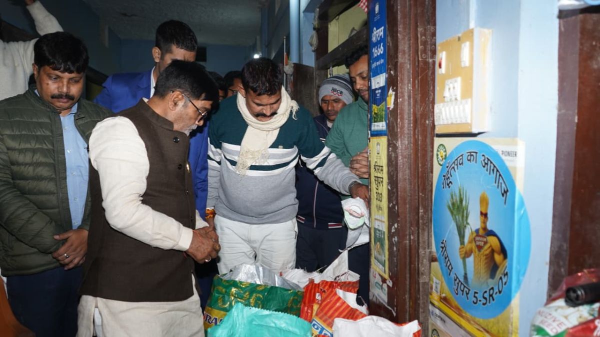 सरकार और दुकानदारों की कोशिश