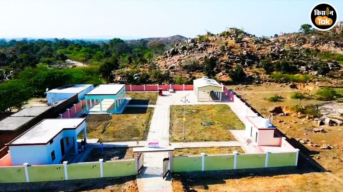 धूम मचा रहा बुंदेलखंड का ये गांव, अस्पताल, स्कूल, योगा केंद्र सब कुछ है यहां, देखें PHOTOS