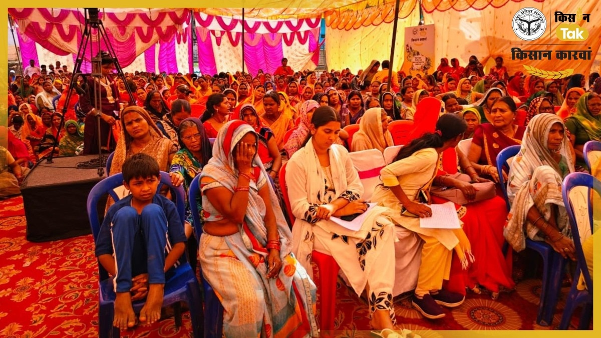 PHOTOS: गोरखपुर में सजा 'किसान कारवां' का मंच, एक्सपर्ट ने दी डी-कंपोजर से खाद बनाने की सलाह