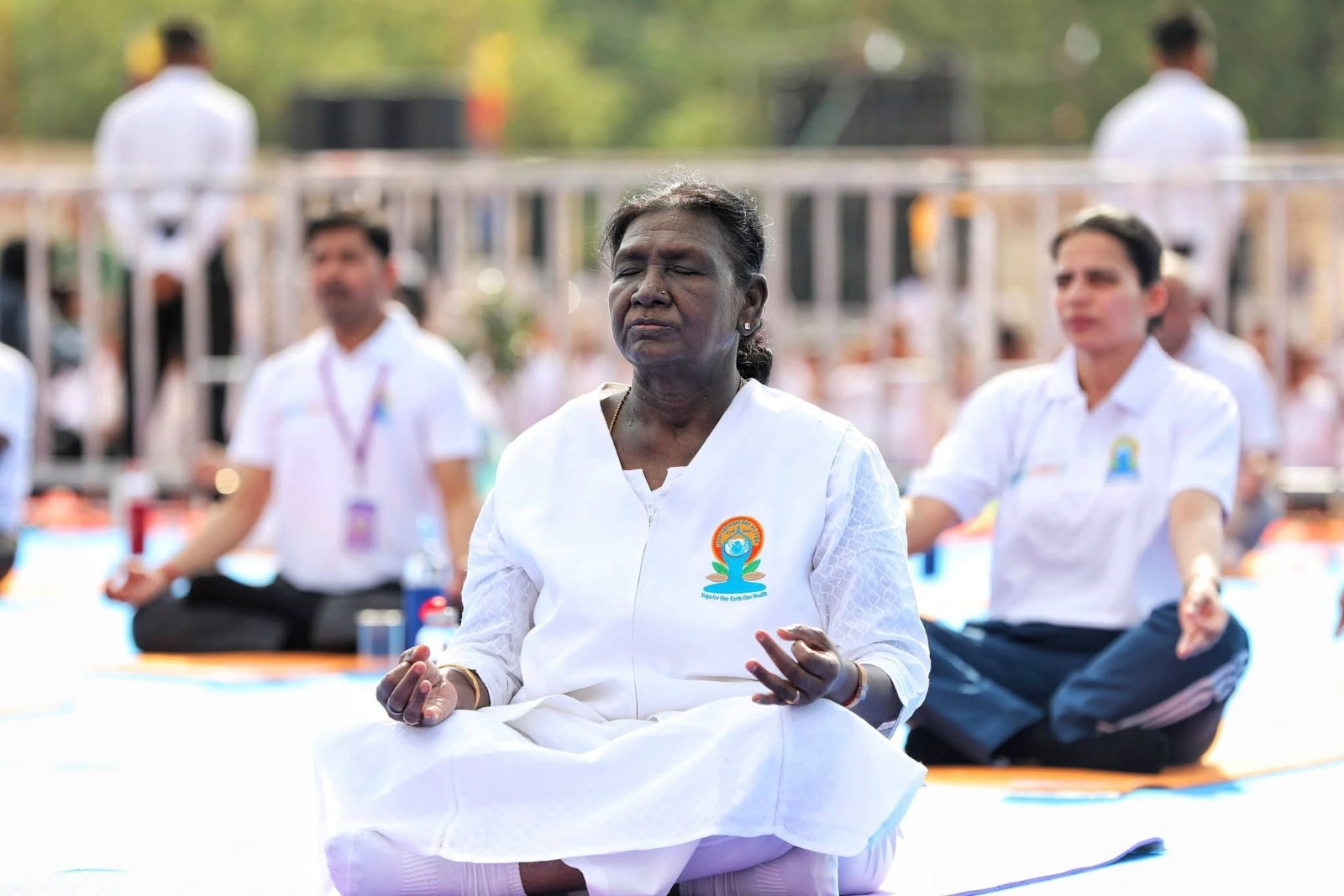 लोगों को स्वस्थ जीवन के लिए योग अपनाने का संदेश दिया राष्ट्रपति द्रौपदी मुर्मु ने