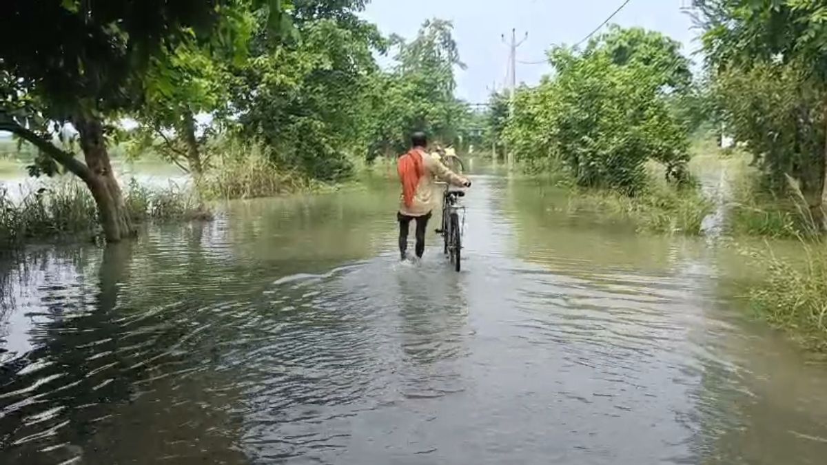 गंगा खतरे के निशान से ऊपर