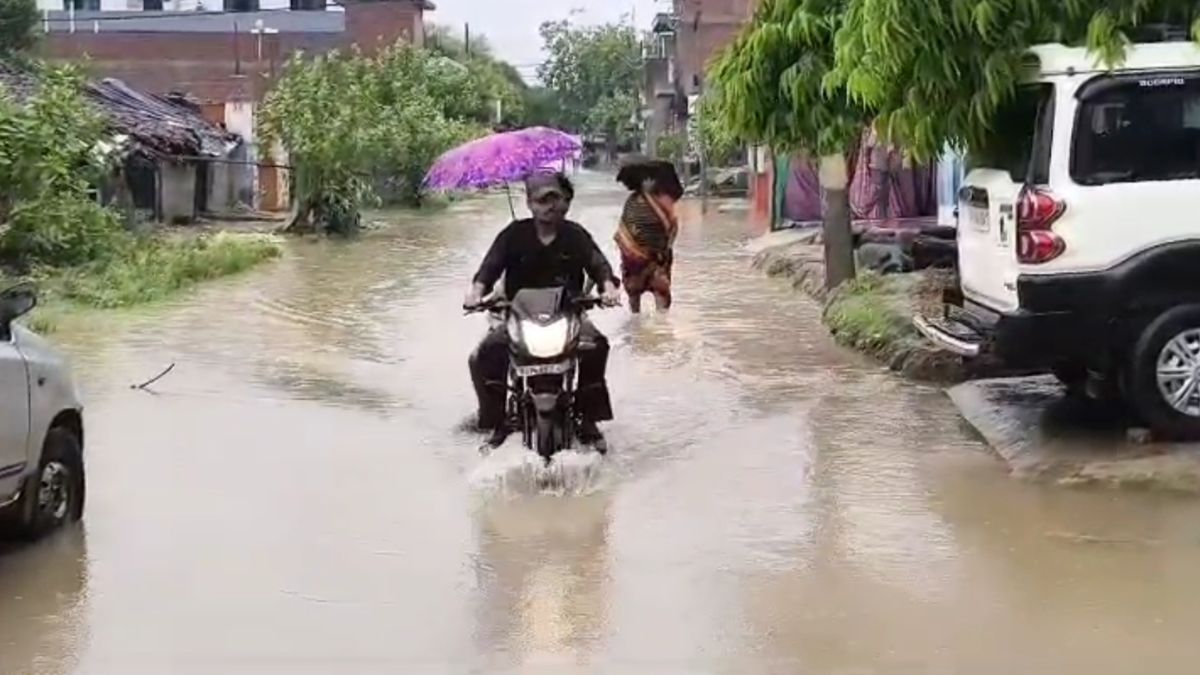 बुलंदशहर में बारिश से सड़कें हुईं जलमग्न