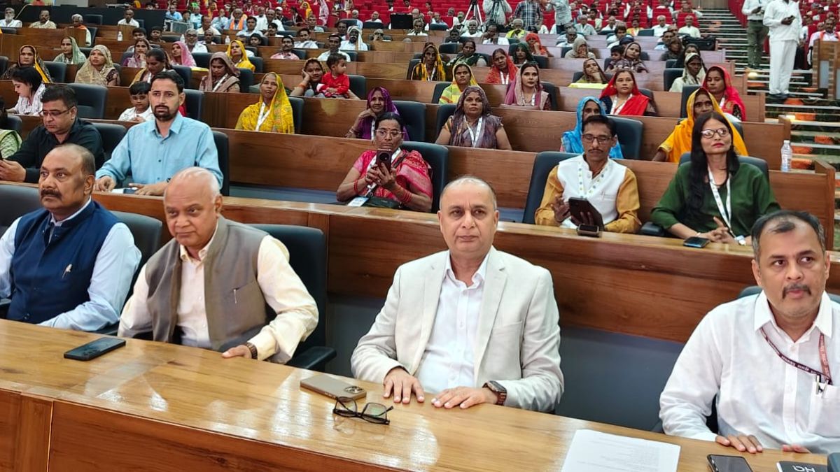 झांसी में सजा किसान कारवां 2.0 का मंच
