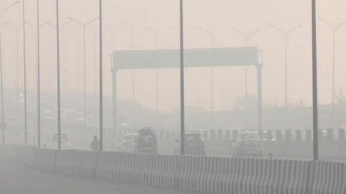 ठंड बढ़ने के साथ ही कोहरे ने भी बढ़ाई परेशानी (ANI)