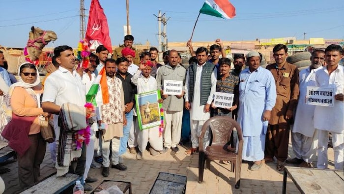 ओरण पदयात्रा में पर्यावरण प्रेमी