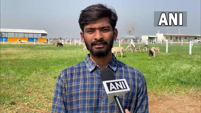 तेलंगाना में गधी पालन का बिजनेस शुरू करने वाले अखिल