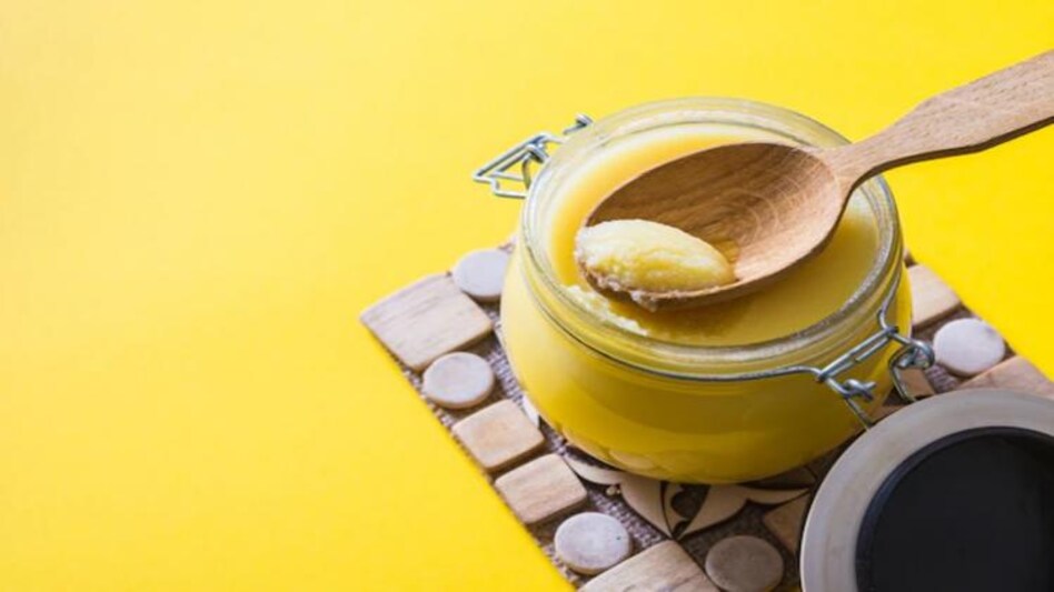 नोएडा में खाद्य सुरक्षा विभाग ने पकड़ी नकली घी बनाने वाली कंपनी, 5 आरोपी गिरफ्तार नोएडा में खाद्य सुरक्षा विभाग ने पकड़ी नकली घी बनाने वाली कंपनी, 5 आरोपी गिरफ्तार