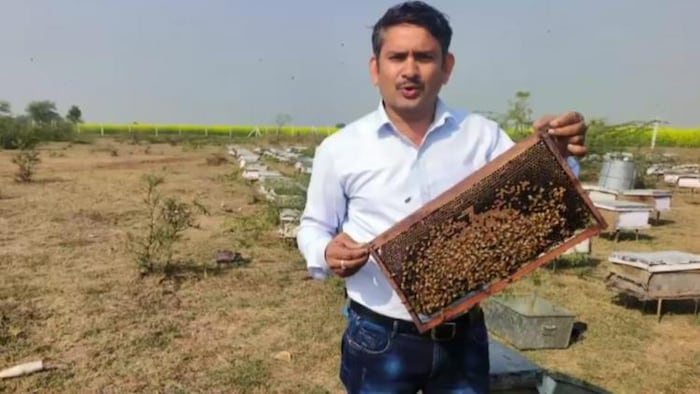 भीलवाड़ा के मधुमक्खी पालक किसान एमपी नारायणन