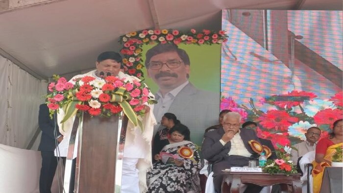 झारखंड के किसानों को संबोधित करते कृषि मंत्री फोटोः किसान तक