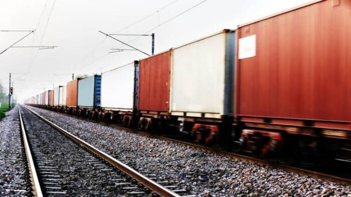 मालगाड़ी से भेजी गई चीनी कौन चपत कर गया(सांकेतिक तस्वीर) फोटो क्रेडिट-freepik