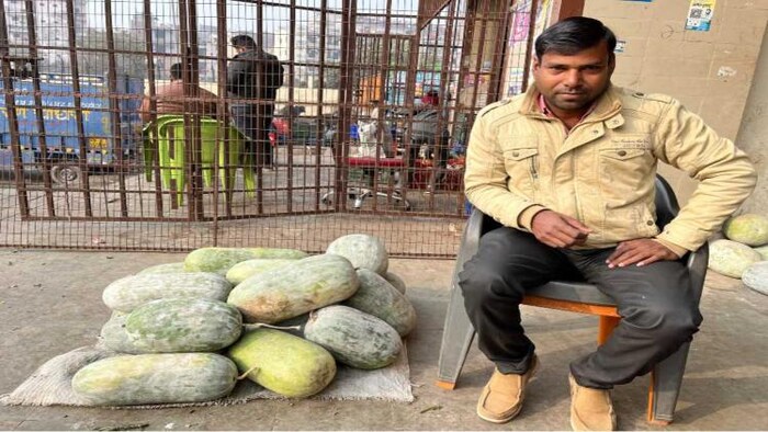 सफेद पेठा और दुकानदार अजय गुप्ता.