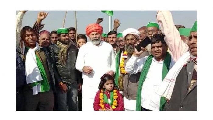 किसान नेता राकेश टिकैत ने किसानों से जमीनें न बेचने की अपील की