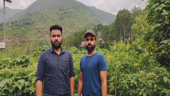 सुशांत और प्रकाश उनियाल ने मशरूम की खेती में किया कमाल