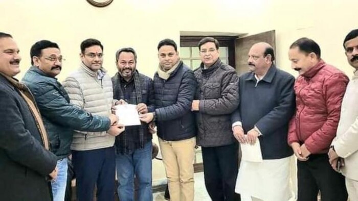 उत्तराखंड के गन्ना विकासमंत्री सौरभ बहुगुणा को कांग्रेस प्रतिनिधिमंडल ने सौपा ज्ञापन