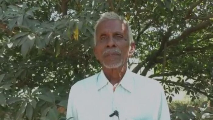 नांदेड़ में चीकू की खेती करने वाले किसान शंकरराव पाकलवाड़