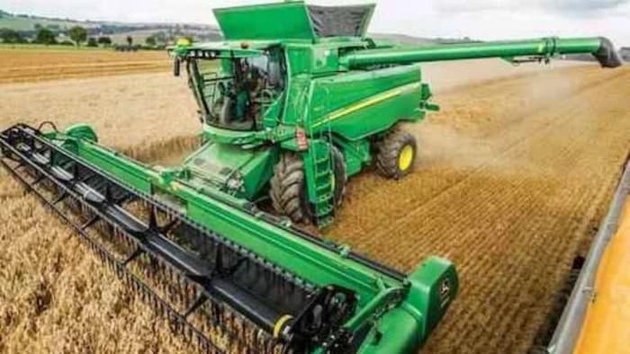 कम्बाइन हार्वेस्टर मशीन