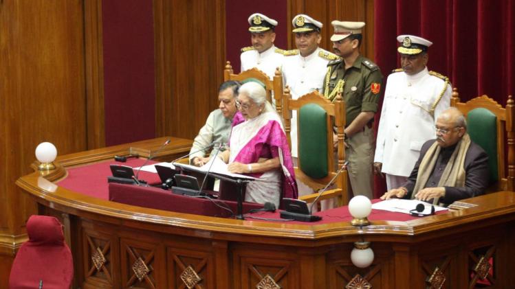 यूपी की राज्यपाल आनंदीबेन पटेल के संबोधन के साथ ही विधानसभा का बजट सत्र प्रारंभ हुआ