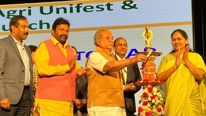 बंगलुरु में एग्री यूनिफेस्ट की शुरुआत करते कृषि मंत्री नरेंद्र सिंह तोमर. (Photo-Ministry of Agriculture)
