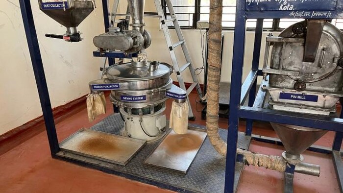 सीफेट में रखा क्रायोजेनिक ग्राइंडर