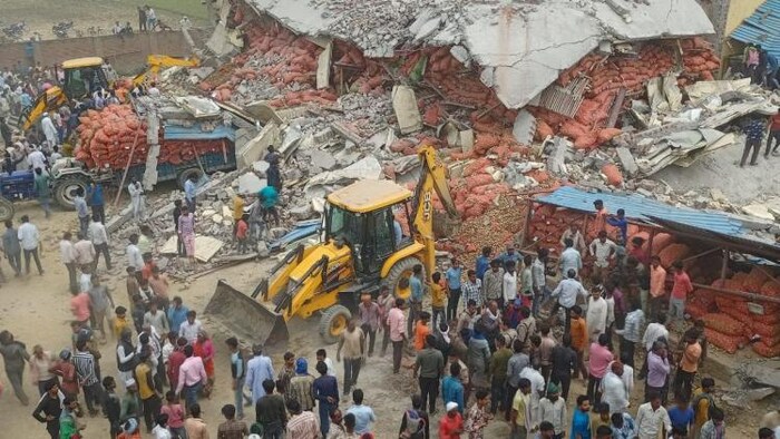 यूपी के संभल में कोल्ड स्टोर की इमारत जमींदोज हुई