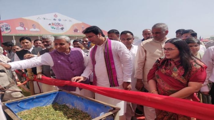 पशु मेले के उद्घाटन में जेपी दलाल और विप्लब देव