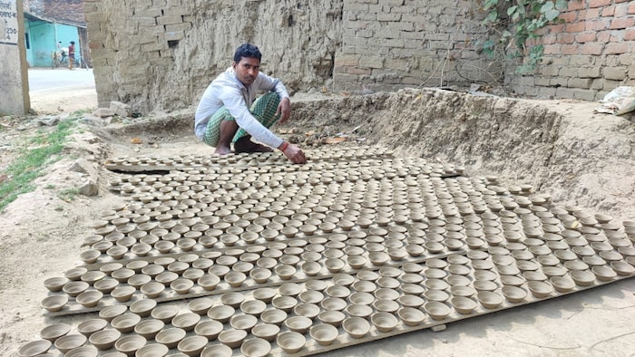 मिट्टी के बर्तन की बढ़ी मांग