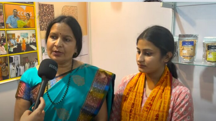 अपनी बेटी के साथ पूजा शर्मा